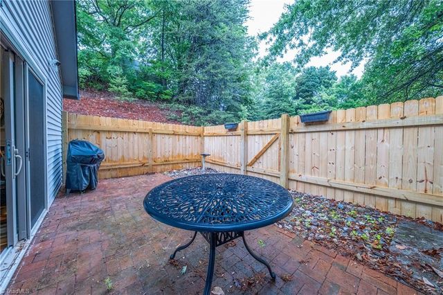 1029 Ridge Cove Court, Winston-salem, NC 27104