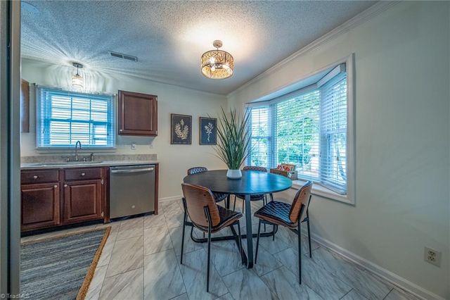 1029 Ridge Cove Court, Winston-salem, NC 27104