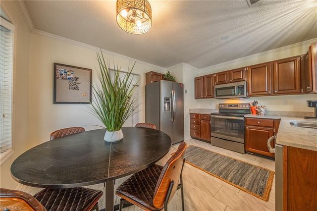 1029 Ridge Cove Court, Winston-salem, NC 27104