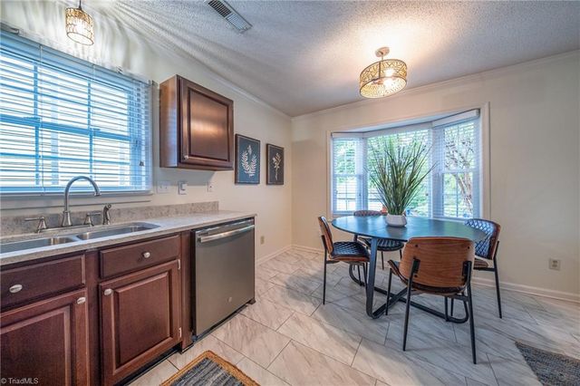1029 Ridge Cove Court, Winston-salem, NC 27104