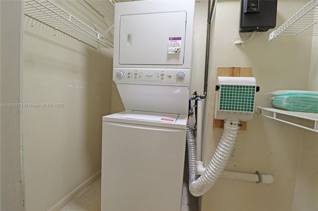 361 S Hollybrook Dr 102, Pembroke Pines, FL 33025