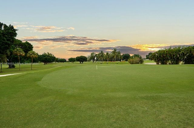 361 S Hollybrook Dr 102, Pembroke Pines, FL 33025