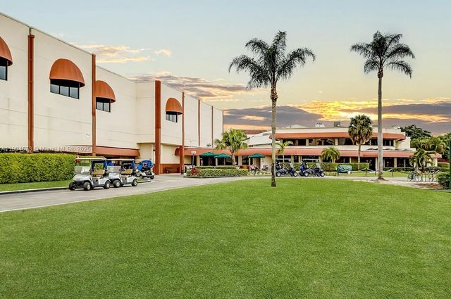 361 S Hollybrook Dr 102, Pembroke Pines, FL 33025