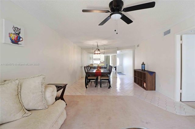 361 S Hollybrook Dr 102, Pembroke Pines, FL 33025