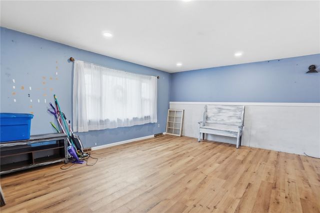 290 Ginghamsburg Road, Tipp City, OH 45371