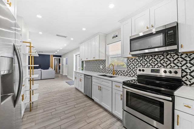 1226 SE 14TH Street, Deerfield Beach, FL 33441