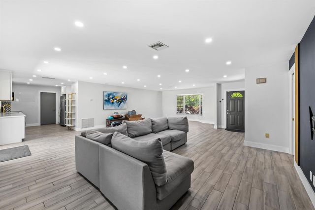 1226 SE 14TH Street, Deerfield Beach, FL 33441