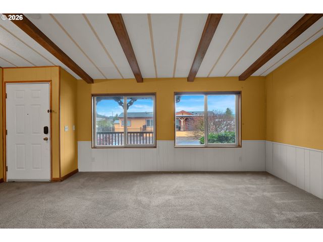 1200 E CENTRAL Ave 84, Sutherlin, OR 97479