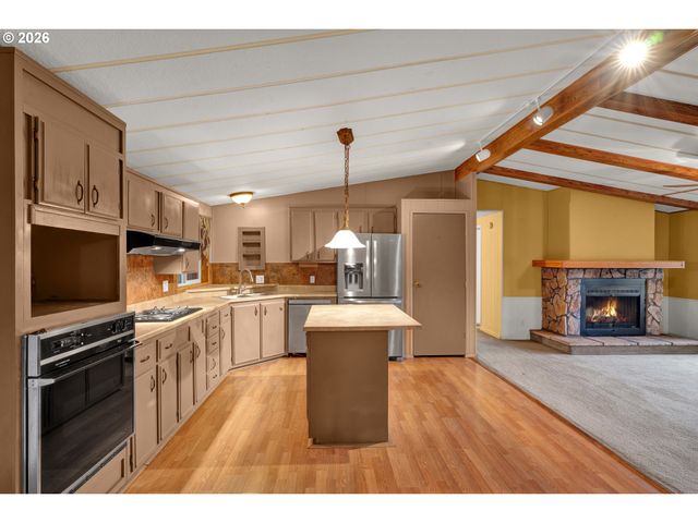 1200 E CENTRAL Ave 84, Sutherlin, OR 97479