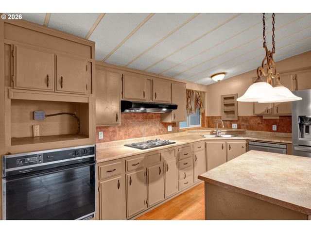 1200 E CENTRAL Ave 84, Sutherlin, OR 97479