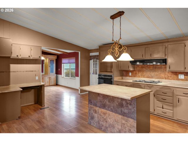 1200 E CENTRAL Ave 84, Sutherlin, OR 97479