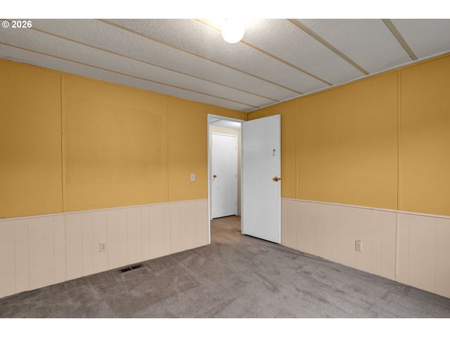 1200 E CENTRAL Ave 84, Sutherlin, OR 97479