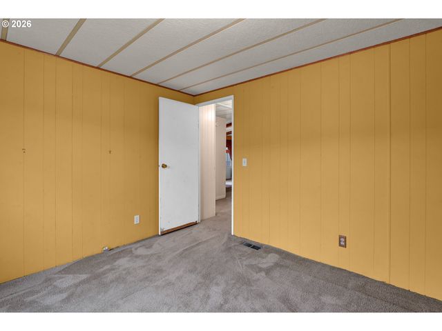 1200 E CENTRAL Ave 84, Sutherlin, OR 97479