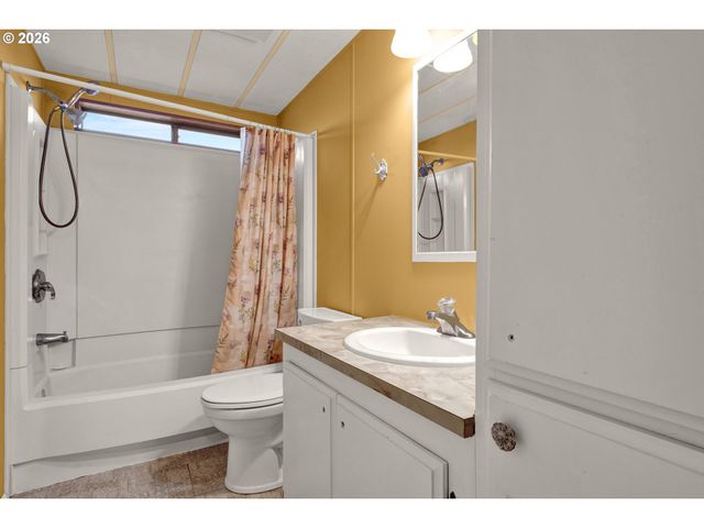 1200 E CENTRAL Ave 84, Sutherlin, OR 97479