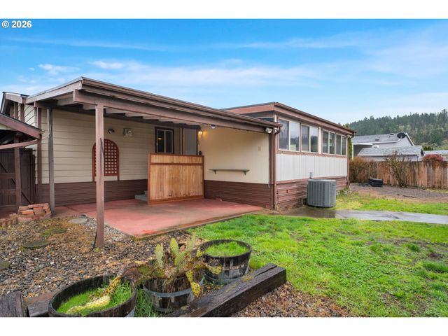 1200 E CENTRAL Ave 84, Sutherlin, OR 97479