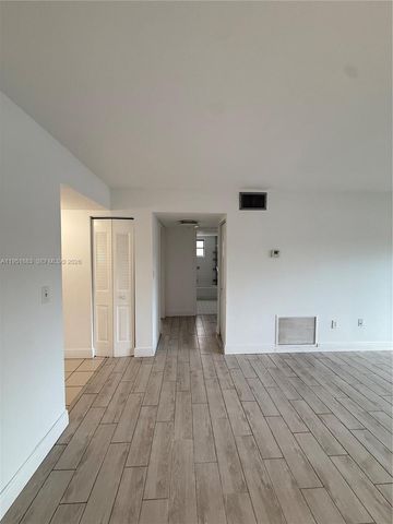 10431 N Kendall Dr D104, Miami, FL 33176