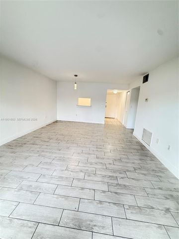10431 N Kendall Dr D104, Miami, FL 33176