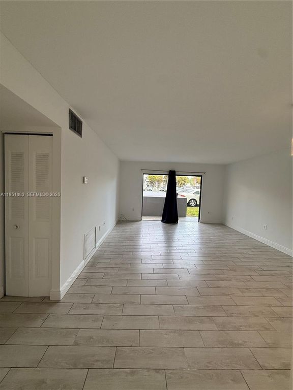 10431 N Kendall Dr D104, Miami, FL 33176