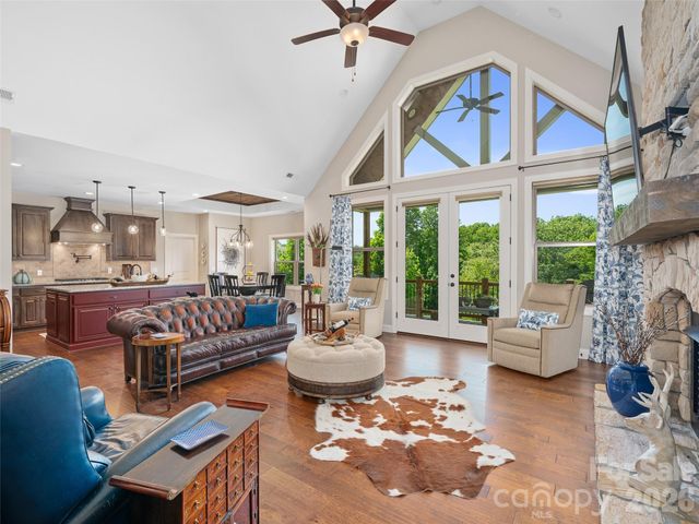 58 Sunny Morning Court, Hendersonville, NC 28792