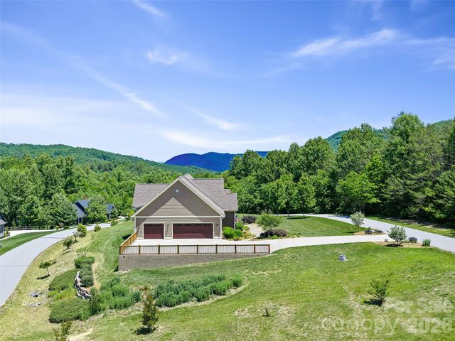 58 Sunny Morning Court, Hendersonville, NC 28792
