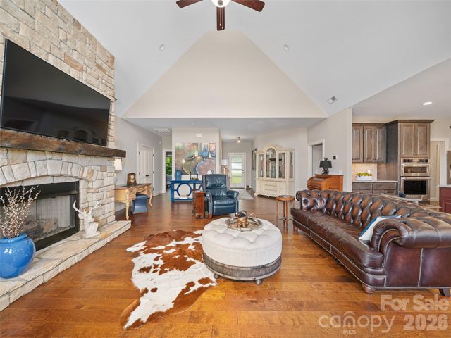 58 Sunny Morning Court, Hendersonville, NC 28792