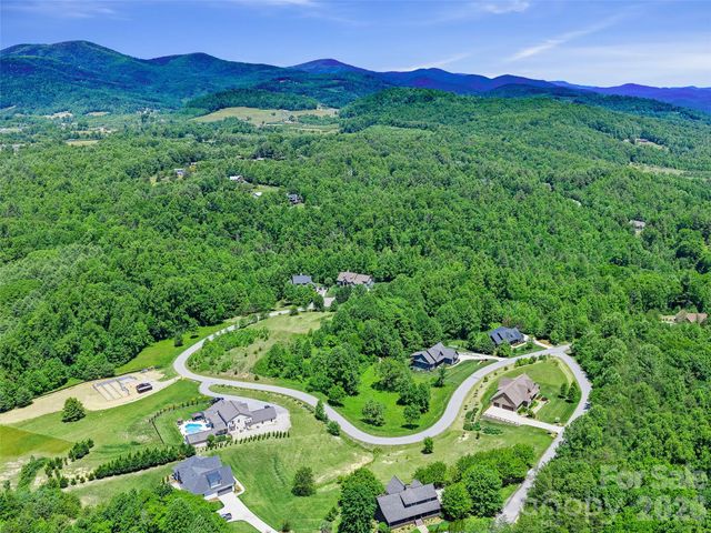 58 Sunny Morning Court, Hendersonville, NC 28792