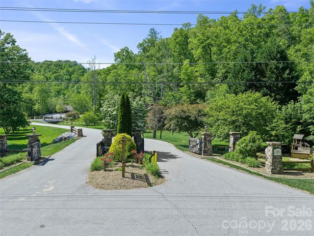 58 Sunny Morning Court, Hendersonville, NC 28792