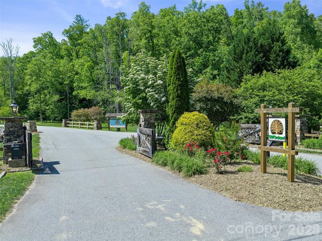 58 Sunny Morning Court, Hendersonville, NC 28792