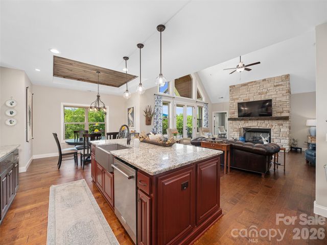 58 Sunny Morning Court, Hendersonville, NC 28792
