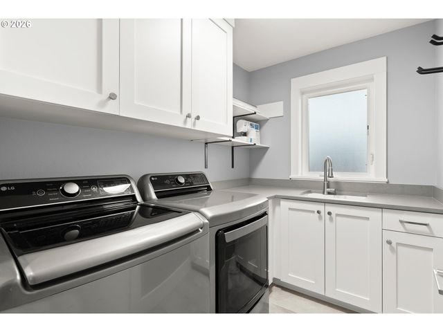 378 9TH St, Lake Oswego, OR 97034