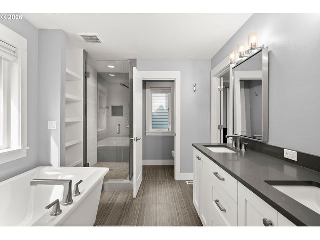 378 9TH St, Lake Oswego, OR 97034