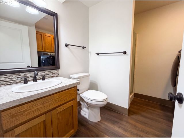 37685 SANDY HEIGHTS St, Sandy, OR 97055