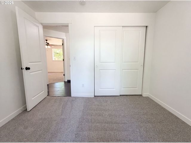 37685 SANDY HEIGHTS St, Sandy, OR 97055