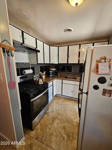 3820 W MONTE VISTA Road, Phoenix, AZ 85009