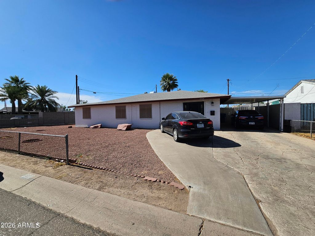 3820 W MONTE VISTA Road, Phoenix, AZ 85009