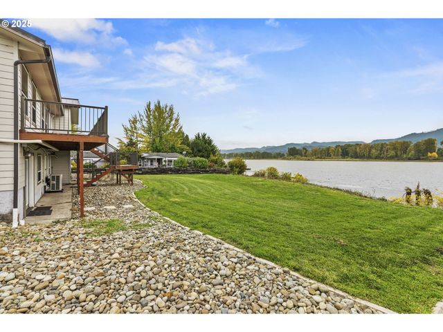 277 W SUNNY SANDS Rd, Cathlamet, WA 98612