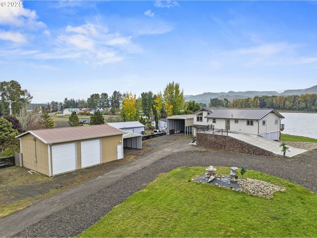 277 W SUNNY SANDS Rd, Cathlamet, WA 98612