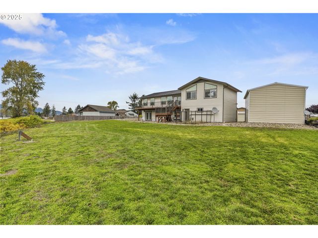 277 W SUNNY SANDS Rd, Cathlamet, WA 98612
