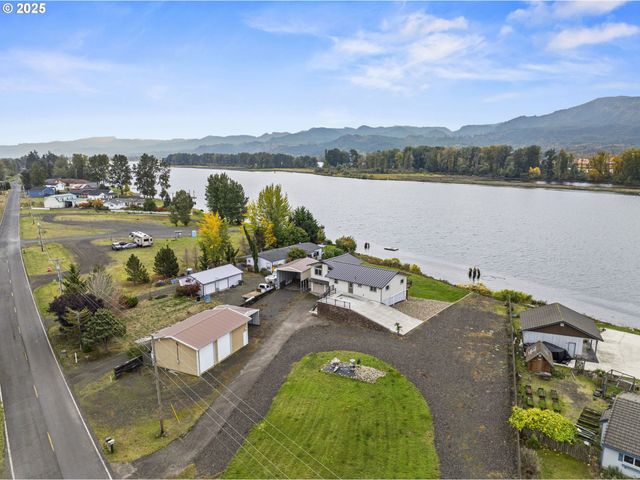 277 W SUNNY SANDS Rd, Cathlamet, WA 98612