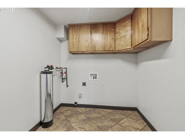 277 W SUNNY SANDS Rd, Cathlamet, WA 98612