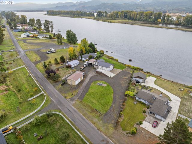 277 W SUNNY SANDS Rd, Cathlamet, WA 98612