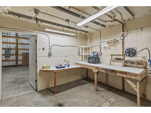 277 W SUNNY SANDS Rd, Cathlamet, WA 98612