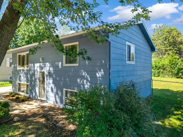 3821 15th Avenue NW, Rochester, MN 55901
