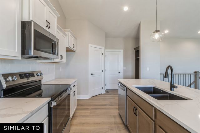 2611 NW Fairfield Drive, Ankeny, IA 50023