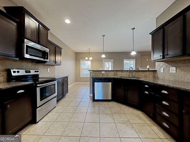 337 Cliffhaven Circle, Newnan, GA 30263