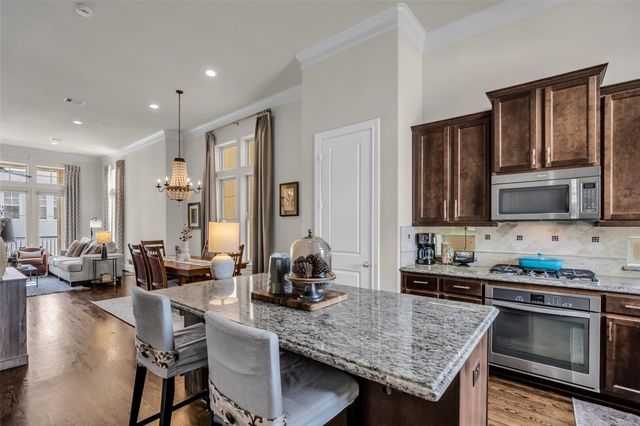 1721 Upland Lakes, Houston, TX 77043