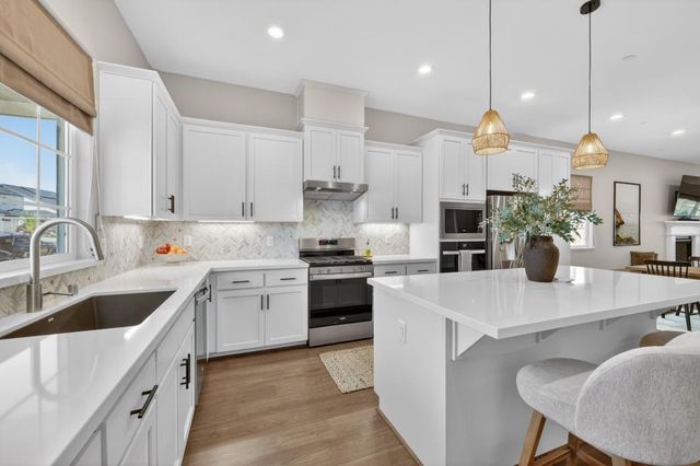 3008 Hemet Way, Roseville, CA 95747