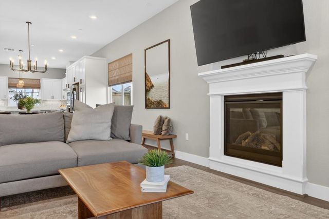 3008 Hemet Way, Roseville, CA 95747