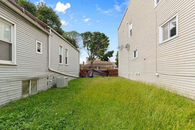 4603 S Wallace Street, Chicago, IL 60609