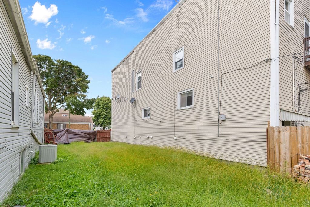4603 S Wallace Street, Chicago, IL 60609